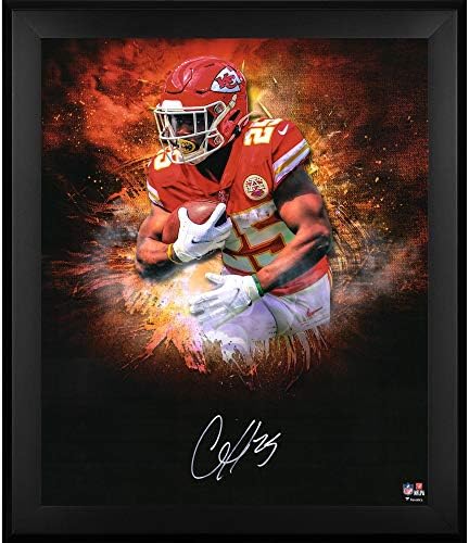 Clyde Edwards-Helaire Kansas City Chiefs, Odak Fotoğrafta İmzalı 20 x 24 Çerçeveli-İmzalı NFL Fotoğrafları
