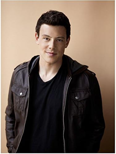 Glee (TV Dizisi 2009 - 2015) 8 inç x 10 inç FOTOĞRAF Cory Monteith Belden Yukarı Bej Arka Plan kn